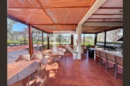 Casa de condomínio à venda com 325m², 3 quartos e 4 vagas