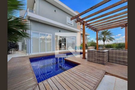 Casa de condomínio à venda com 325m², 3 quartos e 4 vagas