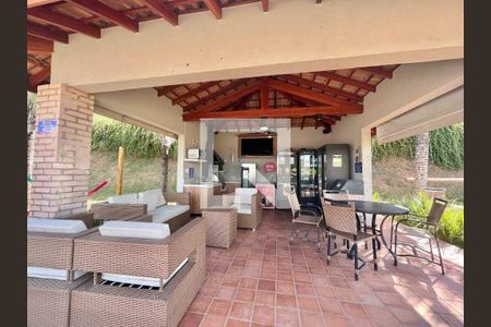 Casa de condomínio à venda com 325m², 3 quartos e 4 vagas