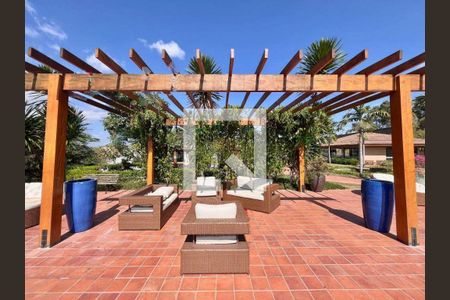 Casa de condomínio à venda com 325m², 3 quartos e 4 vagas