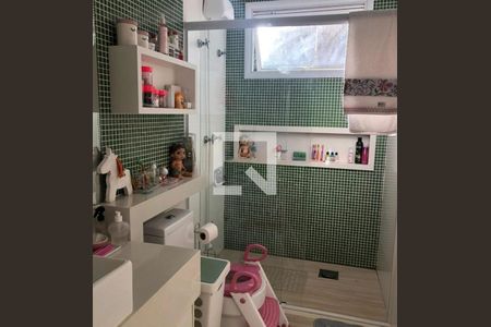 Casa de condomínio à venda com 325m², 3 quartos e 4 vagas