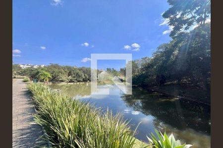 Casa de condomínio à venda com 325m², 3 quartos e 4 vagas