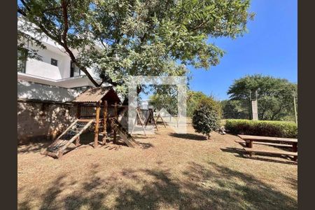 Casa de condomínio à venda com 325m², 3 quartos e 4 vagas