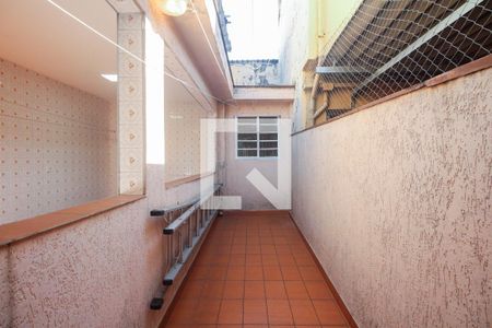 Casa à venda com 100m², 2 quartos e 1 vagaCorredor/Quintal 