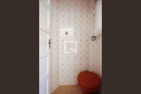 Casa à venda com 100m², 2 quartos e 1 vagaÁrea de Serviço - Banheiro de Serviço