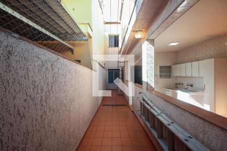 Casa à venda com 100m², 2 quartos e 1 vagaCorredor/Quintal 