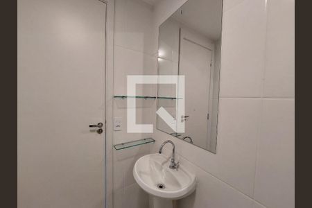 Apartamento para alugar com 33m², 2 quartos e 1 vaga Apartamento para alugar com 33m², 2 quartos e 1 vagaBanheiro