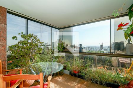 Apartamento à venda com 120m², 3 quartos e 2 vagas Apartamento à venda com 120m², 3 quartos e 2 vagasVaranda da Sala