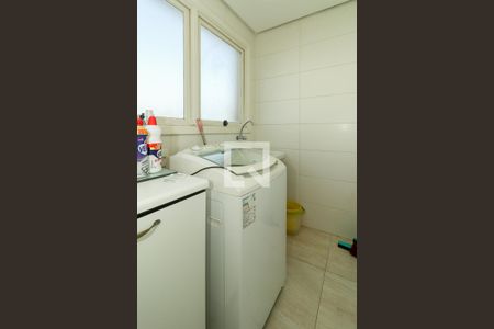 Apartamento à venda com 120m², 3 quartos e 2 vagas Apartamento à venda com 120m², 3 quartos e 2 vagasÁrea de Serviço