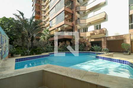 Apartamento à venda com 120m², 3 quartos e 2 vagas Apartamento à venda com 120m², 3 quartos e 2 vagasÁrea comum - Piscina