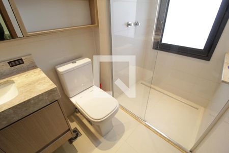 Banheiro da Suíte 1 de apartamento para alugar com 3 quartos, 135m² em Jardim Karaíba, Uberlândia