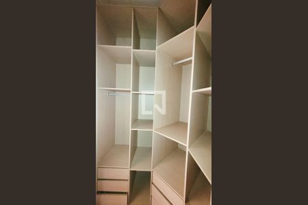 Casa de condomínio à venda com 1580m², 7 quartos e 6 vagasCloset do Quarto 2