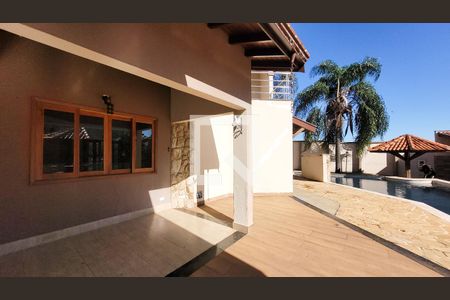 Casa de condomínio à venda com 1580m², 7 quartos e 6 vagasFachada