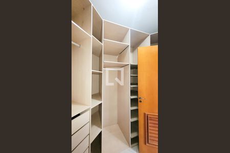 Casa de condomínio à venda com 1580m², 7 quartos e 6 vagasCloset da Suíte 1