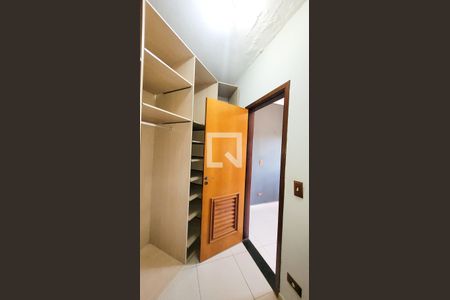 Casa de condomínio à venda com 1580m², 7 quartos e 6 vagasCloset da Suíte 1