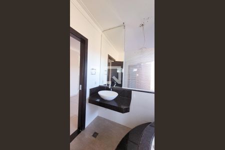 Casa de condomínio à venda com 1580m², 7 quartos e 6 vagasBanheiro da Suíte master