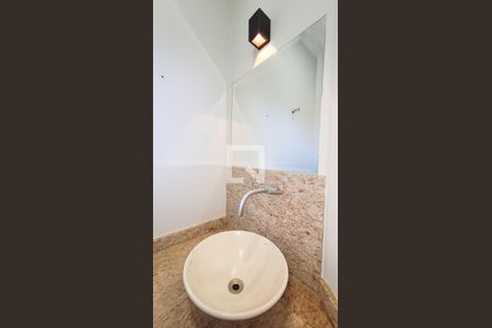 Casa de condomínio à venda com 1580m², 7 quartos e 6 vagasLavabo