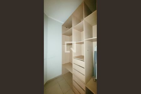 Casa de condomínio à venda com 1580m², 7 quartos e 6 vagasCloset do Quarto 1