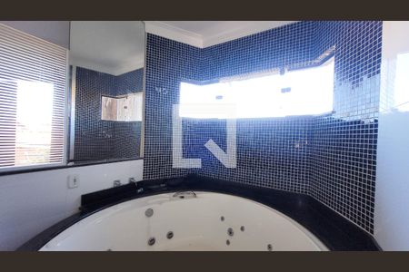 Casa de condomínio à venda com 1580m², 7 quartos e 6 vagasBanheiro da Suíte master