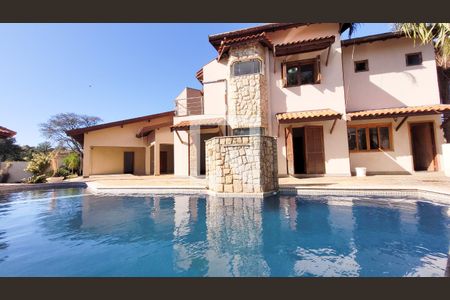 Casa de condomínio à venda com 1580m², 7 quartos e 6 vagasPiscina