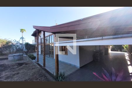 Casa de condomínio à venda com 1580m², 7 quartos e 6 vagasÁrea externa