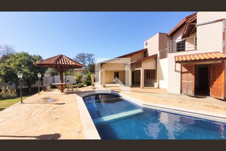 Casa de condomínio à venda com 1580m², 7 quartos e 6 vagasPiscina