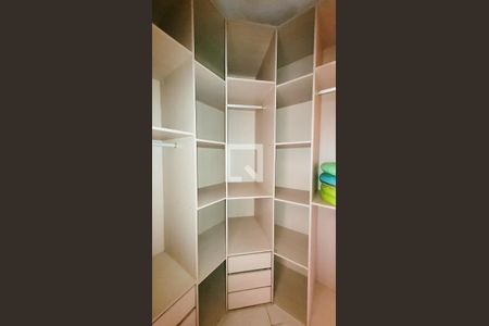 Casa de condomínio à venda com 1580m², 7 quartos e 6 vagasCloset do Quarto 2