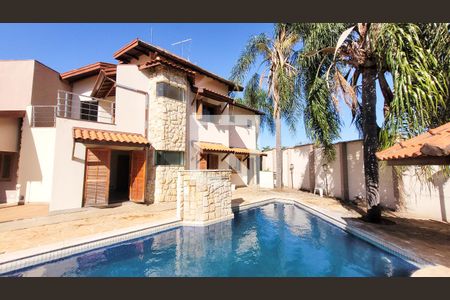 Casa de condomínio à venda com 1580m², 7 quartos e 6 vagasPiscina