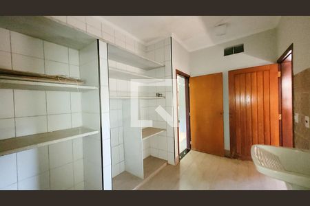 Casa de condomínio à venda com 1580m², 7 quartos e 6 vagasÁrea de Serviço