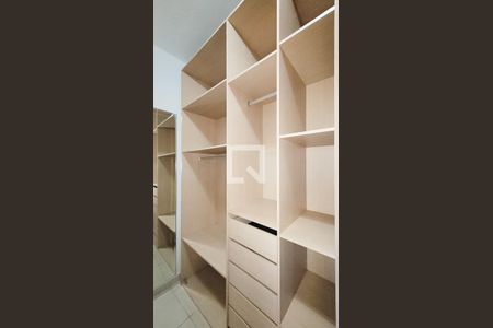 Casa de condomínio à venda com 1580m², 7 quartos e 6 vagasCloset da Suíte 1