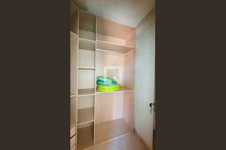 Casa de condomínio à venda com 1580m², 7 quartos e 6 vagasCloset do Quarto 2