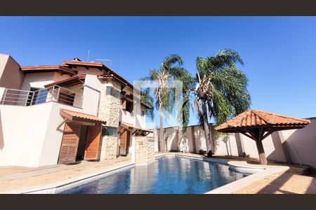 Casa de condomínio à venda com 1580m², 7 quartos e 6 vagasPiscina