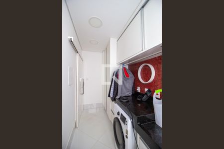 Casa de condomínio para alugar com 352m², 3 quartos e 4 vagasÁrea de Serviço