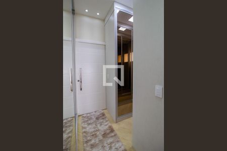 Casa de condomínio para alugar com 352m², 3 quartos e 4 vagasCloset da Suíte 1