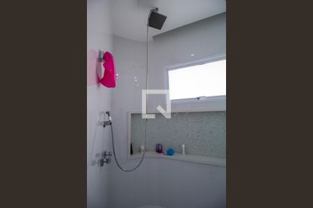 Casa de condomínio para alugar com 352m², 3 quartos e 4 vagasBanheiro da Suíte 2