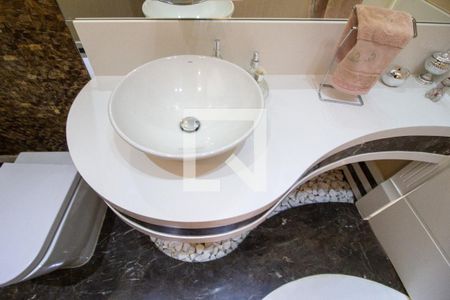 Casa de condomínio para alugar com 352m², 3 quartos e 4 vagasLavabo