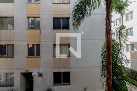 Vista Quarto 2 de apartamento para alugar com 3 quartos, 53m² em Cidade Líder, São Paulo
