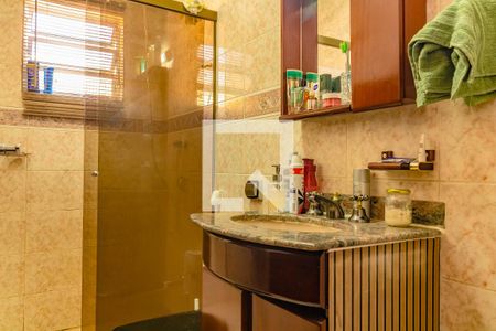 Casa à venda com 300m², 3 quartos e 3 vagas Casa à venda com 300m², 3 quartos e 3 vagasBanheiro 2