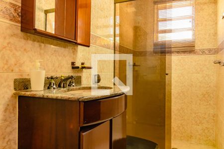 Casa à venda com 300m², 3 quartos e 3 vagas Casa à venda com 300m², 3 quartos e 3 vagasBanheiro 3