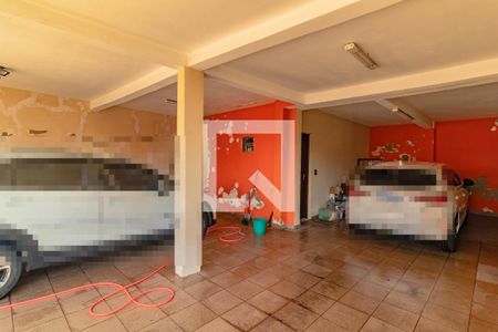 Casa à venda com 300m², 3 quartos e 3 vagas Casa à venda com 300m², 3 quartos e 3 vagasÁrea comum