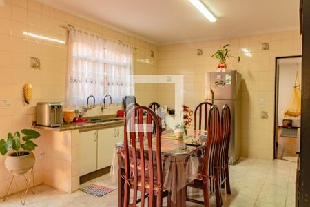 Casa à venda com 300m², 3 quartos e 3 vagas Casa à venda com 300m², 3 quartos e 3 vagasCozinha