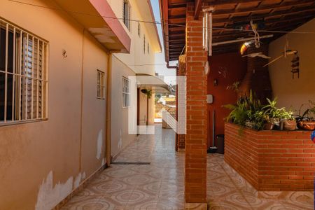 Casa à venda com 300m², 3 quartos e 3 vagas Casa à venda com 300m², 3 quartos e 3 vagasÁrea comum