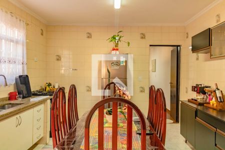 Casa à venda com 300m², 3 quartos e 3 vagas Casa à venda com 300m², 3 quartos e 3 vagasCozinha