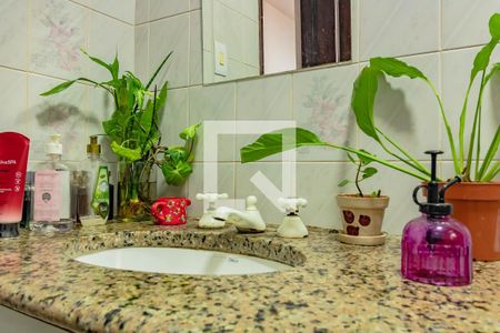 Casa à venda com 300m², 3 quartos e 3 vagas Casa à venda com 300m², 3 quartos e 3 vagasBanheiro