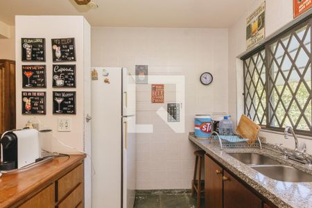 Casa de condomínio para alugar com 580m², 6 quartos e 4 vagasCozinha térreo