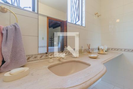 Casa de condomínio para alugar com 580m², 6 quartos e 4 vagasSuíte 1 banheiro