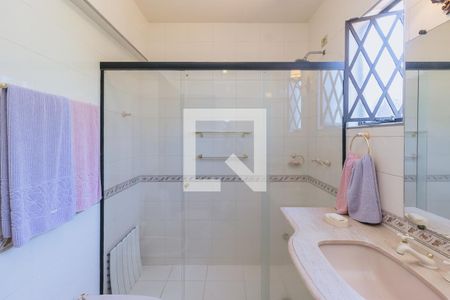 Casa de condomínio para alugar com 580m², 6 quartos e 4 vagasSuíte 1 banheiro