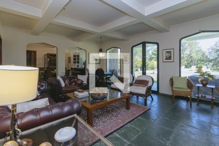 Casa de condomínio para alugar com 580m², 6 quartos e 4 vagasSala térreo