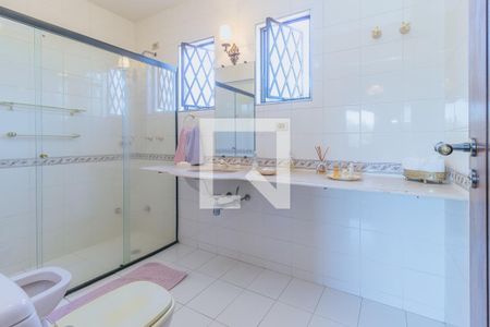 Casa de condomínio para alugar com 580m², 6 quartos e 4 vagasSuíte 1 banheiro