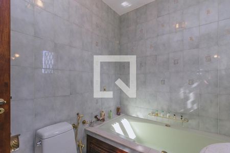 Casa de condomínio para alugar com 580m², 6 quartos e 4 vagasSuíte 3